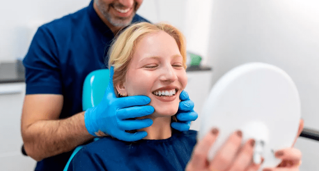 Como Quitar las Manchas Blancas de los Dientes